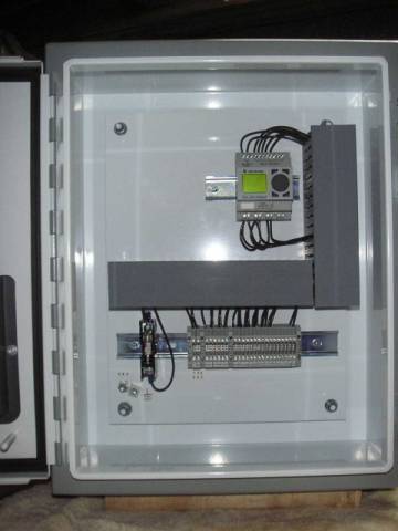 PLC program sorts products. Custom engineered PLC sort control system. PLC sorting control. Allen Bradley PLC program example