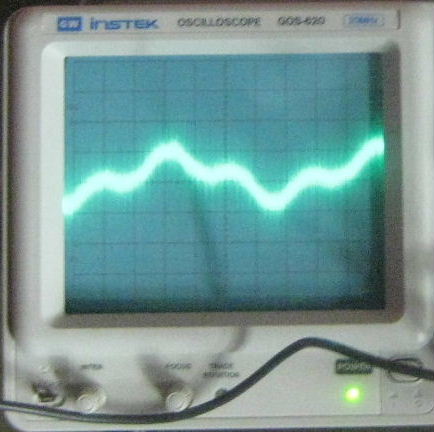 VFD induced voltage oscilloscope waveform. Oscilloscope study of stray volts from VFD
